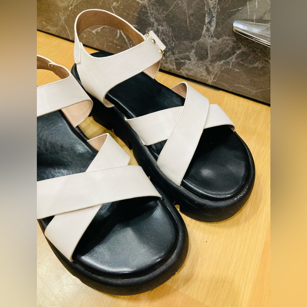 NWOT🏷️Korean style platform sandals for women - Picture 5 of 6